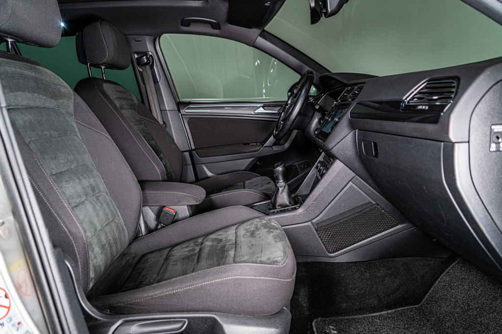 Volkswagen Tiguan 1.5 TSI Comfortline Business | Panoramadak | Adaptive Cruise Control | LED 53104813-36.jpg | Autobedrijf van Geel