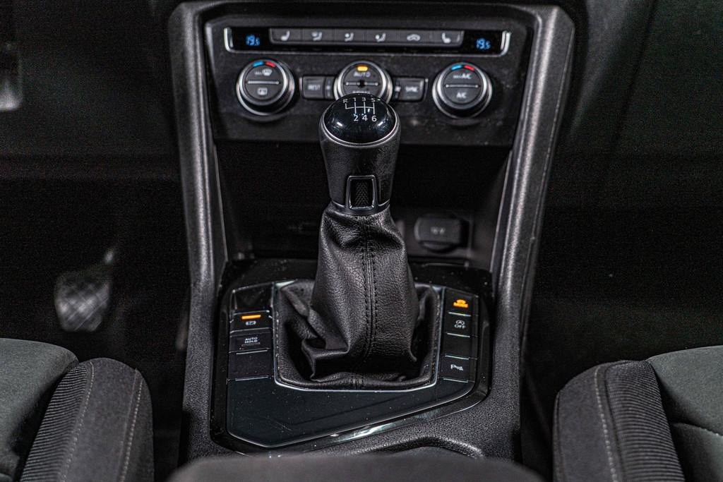 Volkswagen Tiguan 1.5 TSI Comfortline Business | Panoramadak | Adaptive Cruise Control | LED 53104813-43.jpg | Autobedrijf van Geel