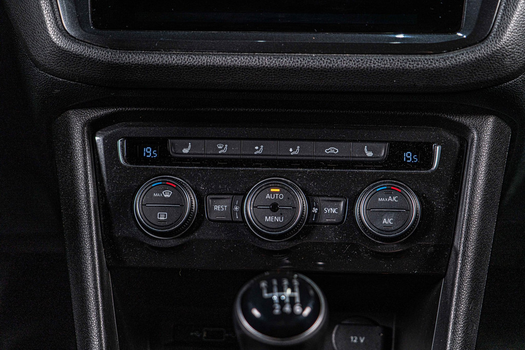 Volkswagen Tiguan 1.5 TSI Comfortline Business | Panoramadak | Adaptive Cruise Control | LED 53104813-44.jpg | Autobedrijf van Geel