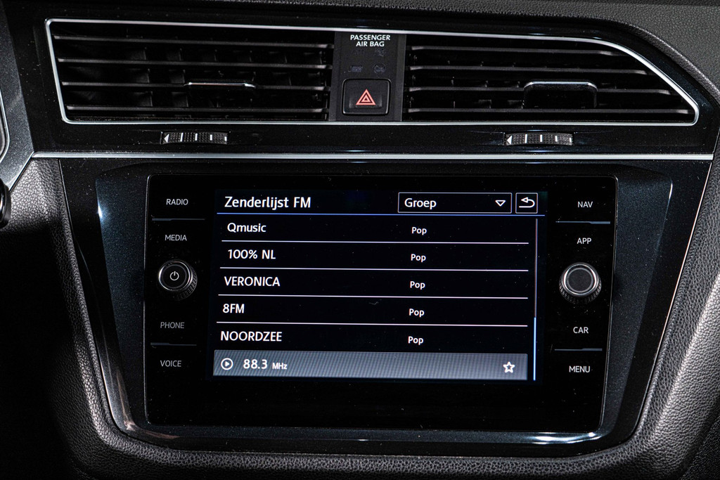 Volkswagen Tiguan 1.5 TSI Comfortline Business | Panoramadak | Adaptive Cruise Control | LED 53104813-51.jpg | Autobedrijf van Geel