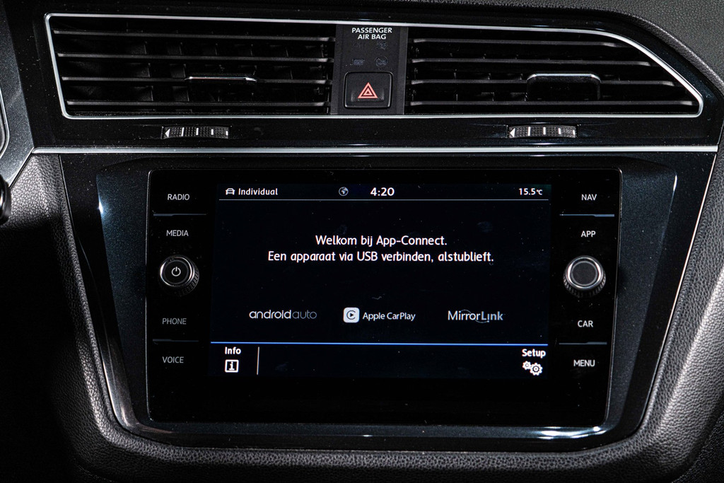 Volkswagen Tiguan 1.5 TSI Comfortline Business | Panoramadak | Adaptive Cruise Control | LED 53104813-53.jpg | Autobedrijf van Geel