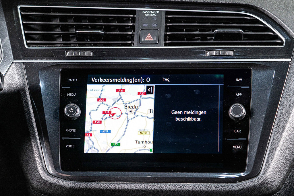 Volkswagen Tiguan 1.5 TSI Comfortline Business | Panoramadak | Adaptive Cruise Control | LED 53104813-56.jpg | Autobedrijf van Geel