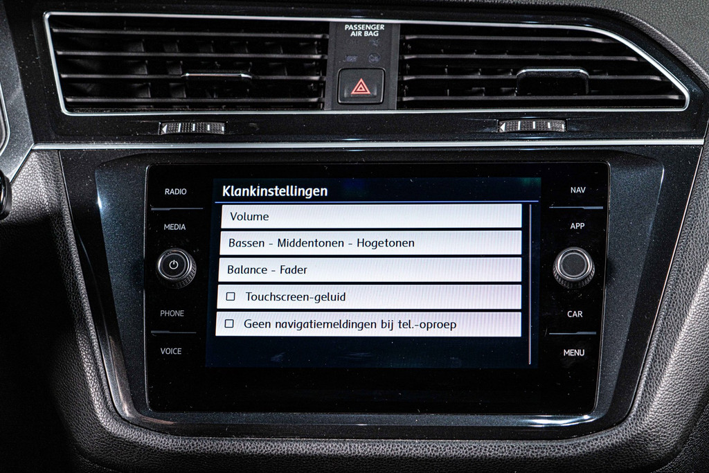 Volkswagen Tiguan 1.5 TSI Comfortline Business | Panoramadak | Adaptive Cruise Control | LED 53104813-57.jpg | Autobedrijf van Geel