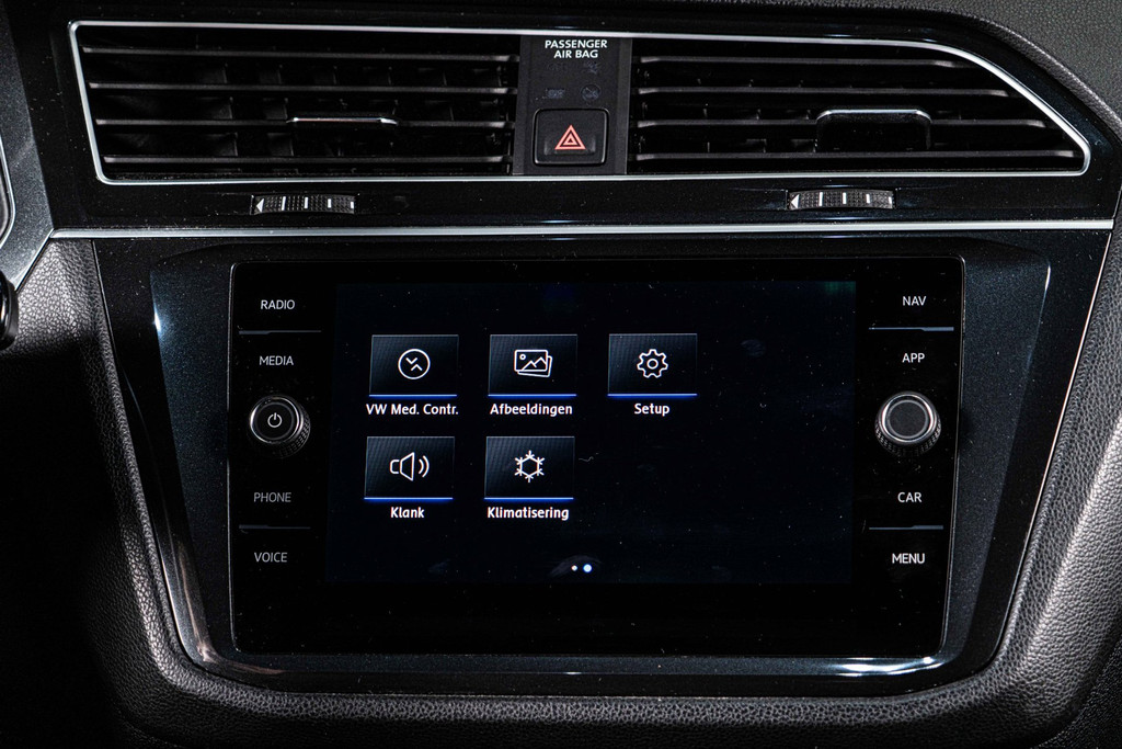 Volkswagen Tiguan 1.5 TSI Comfortline Business | Panoramadak | Adaptive Cruise Control | LED 53104813-59.jpg | Autobedrijf van Geel