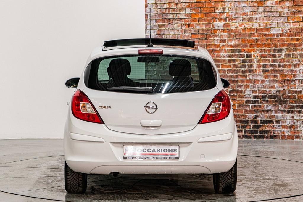 Opel Corsa 1.4-16V Cosmo | Cruise Control | Panoramadak 53420176-11.jpg | Autobedrijf van Geel