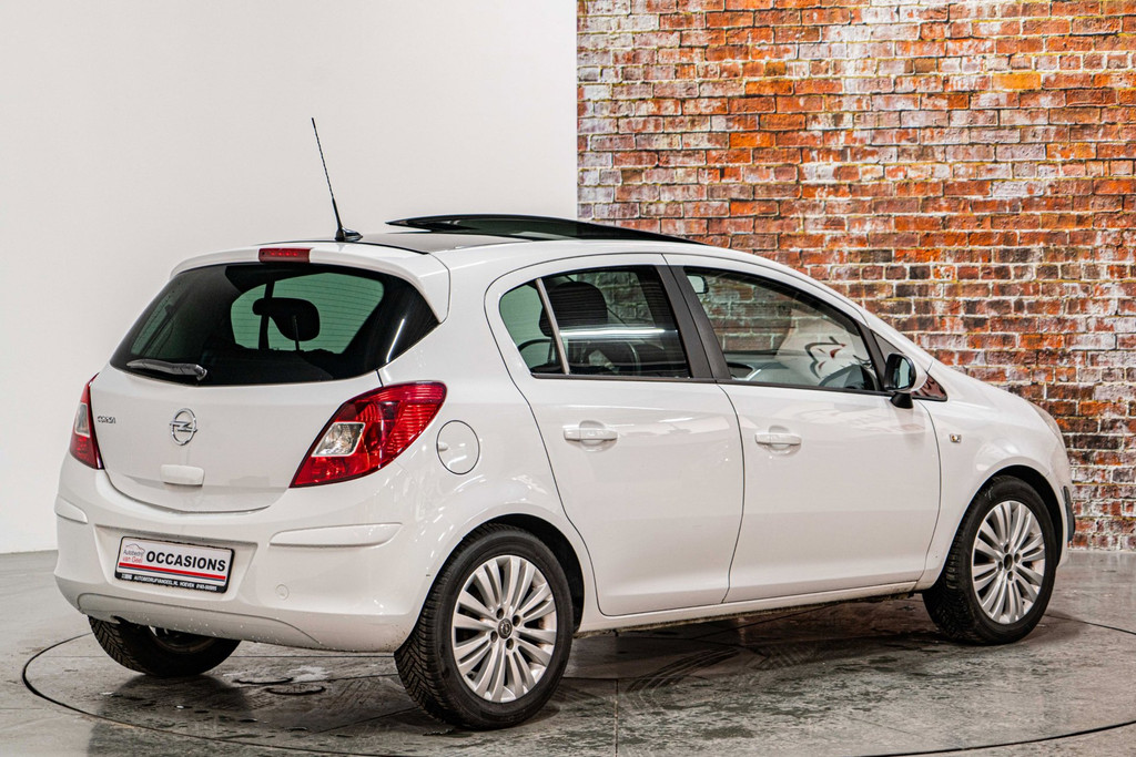 Opel Corsa 1.4-16V Cosmo | Cruise Control | Panoramadak 53420176-13.jpg | Autobedrijf van Geel