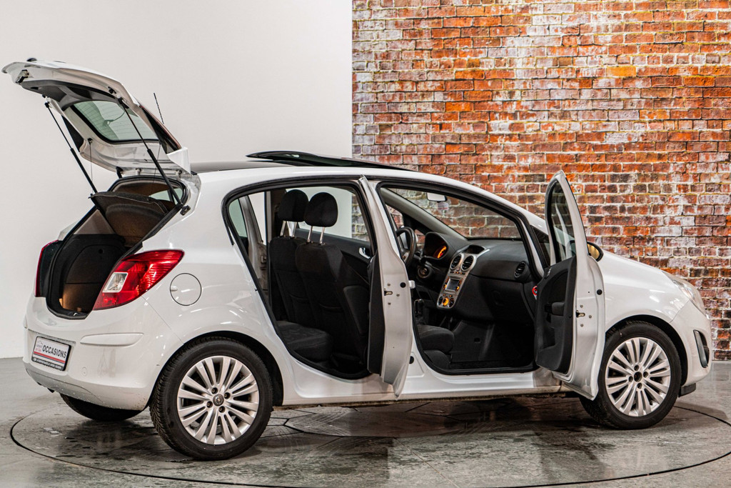 Opel Corsa 1.4-16V Cosmo | Cruise Control | Panoramadak 53420176-15.jpg | Autobedrijf van Geel