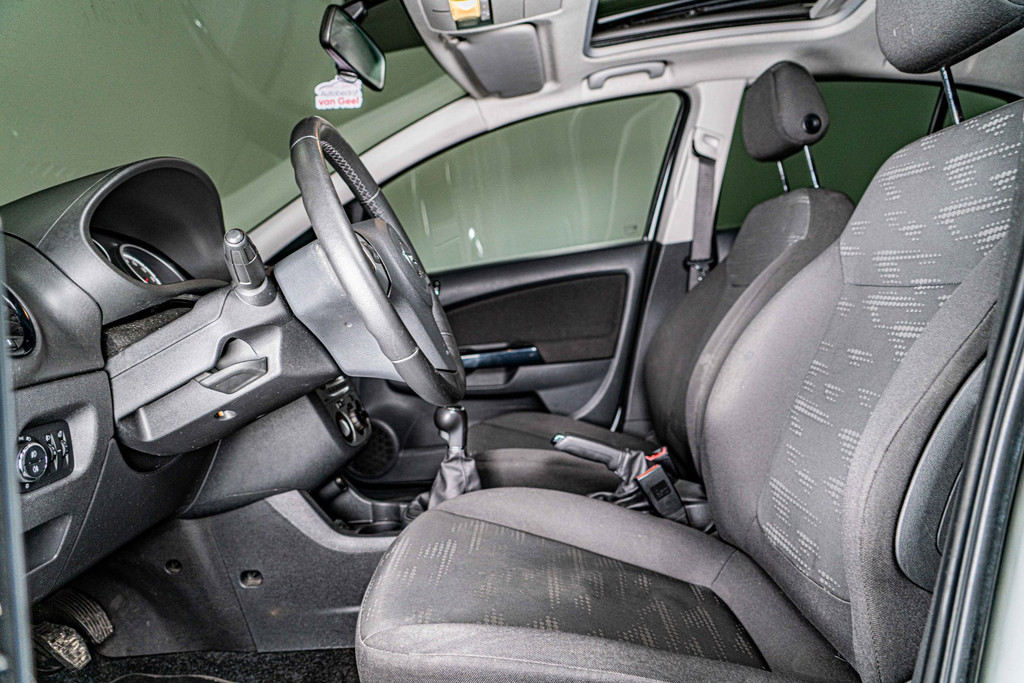 Opel Corsa 1.4-16V Cosmo | Cruise Control | Panoramadak 53420176-22.jpg | Autobedrijf van Geel
