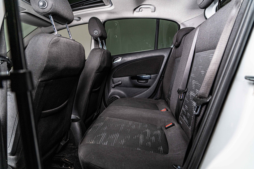 Opel Corsa 1.4-16V Cosmo | Cruise Control | Panoramadak 53420176-26.jpg | Autobedrijf van Geel