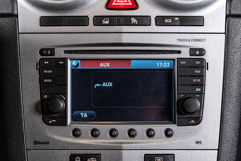 Opel Corsa 1.4-16V Cosmo | Cruise Control | Panoramadak 53420176-45.jpg | Autobedrijf van Geel