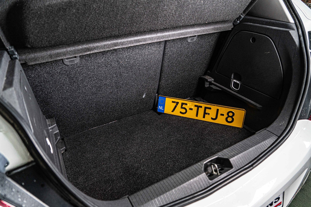 Opel Corsa 1.4-16V Cosmo | Cruise Control | Panoramadak 53420176-53.jpg | Autobedrijf van Geel