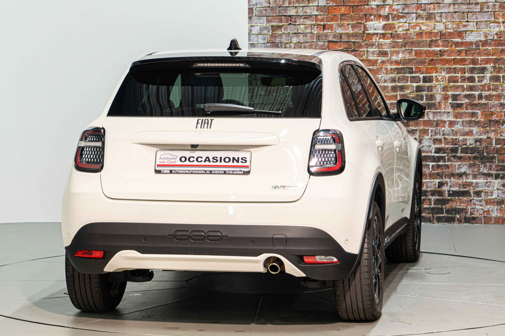 Fiat 600 1.2 Hybrid La Prima | Adaptive Cruise Control | Keyless-Entry&Go | Achteruitrijcamera | 360°SurroundView | Leder 54170791-15.jpg | Autobedrijf van Geel