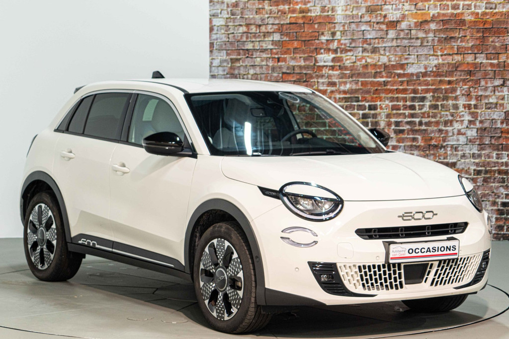 Fiat 600 1.2 Hybrid La Prima | Adaptive Cruise Control | Keyless-Entry&Go | Achteruitrijcamera | 360°SurroundView | Leder 54170791-24.jpg | Autobedrijf van Geel