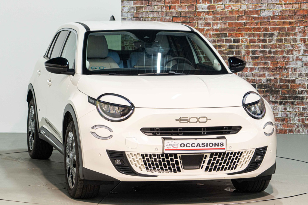 Fiat 600 1.2 Hybrid La Prima | Adaptive Cruise Control | Keyless-Entry&Go | Achteruitrijcamera | 360°SurroundView | Leder 54170791-25.jpg | Autobedrijf van Geel