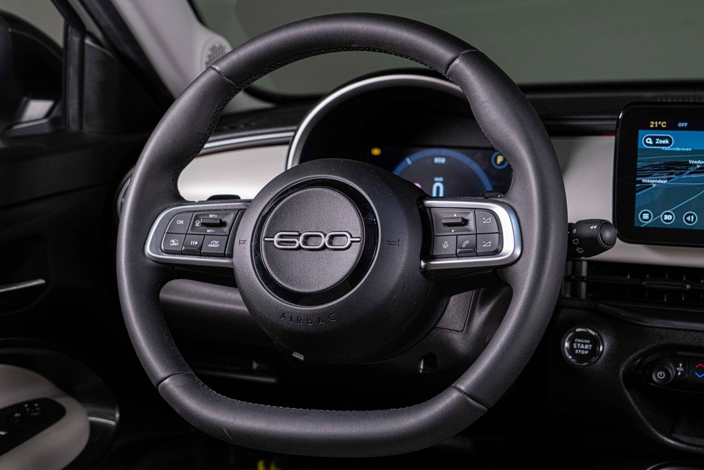 Fiat 600 1.2 Hybrid La Prima | Adaptive Cruise Control | Keyless-Entry&Go | Achteruitrijcamera | 360°SurroundView | Leder 54170791-35.jpg | Autobedrijf van Geel