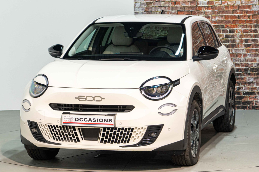 Fiat 600 1.2 Hybrid La Prima | Adaptive Cruise Control | Keyless-Entry&Go | Achteruitrijcamera | 360°SurroundView | Leder 54170791-4.jpg | Autobedrijf van Geel