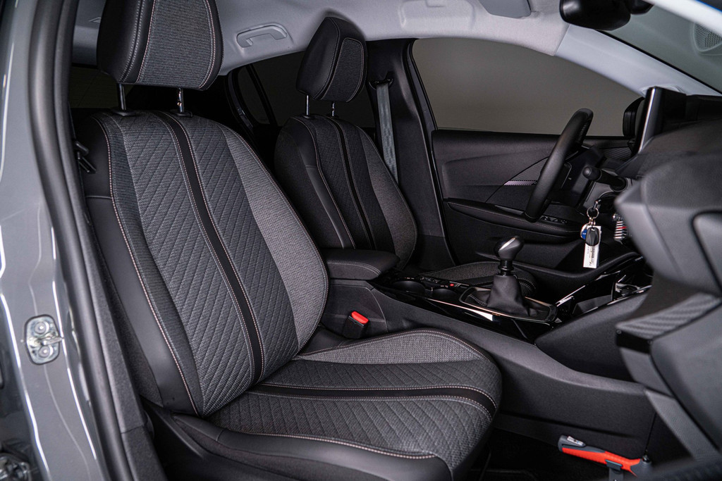 Peugeot 208 1.2 PureTech 100 Allure | Vision pack | Cruise Control | 360 Camera | Achteruitrijcamera 54194993-2.jpg | Autobedrijf van Geel