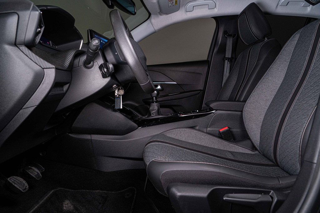 Peugeot 208 1.2 PureTech 100 Allure | Vision pack | Cruise Control | 360 Camera | Achteruitrijcamera 54194993-25.jpg | Autobedrijf van Geel