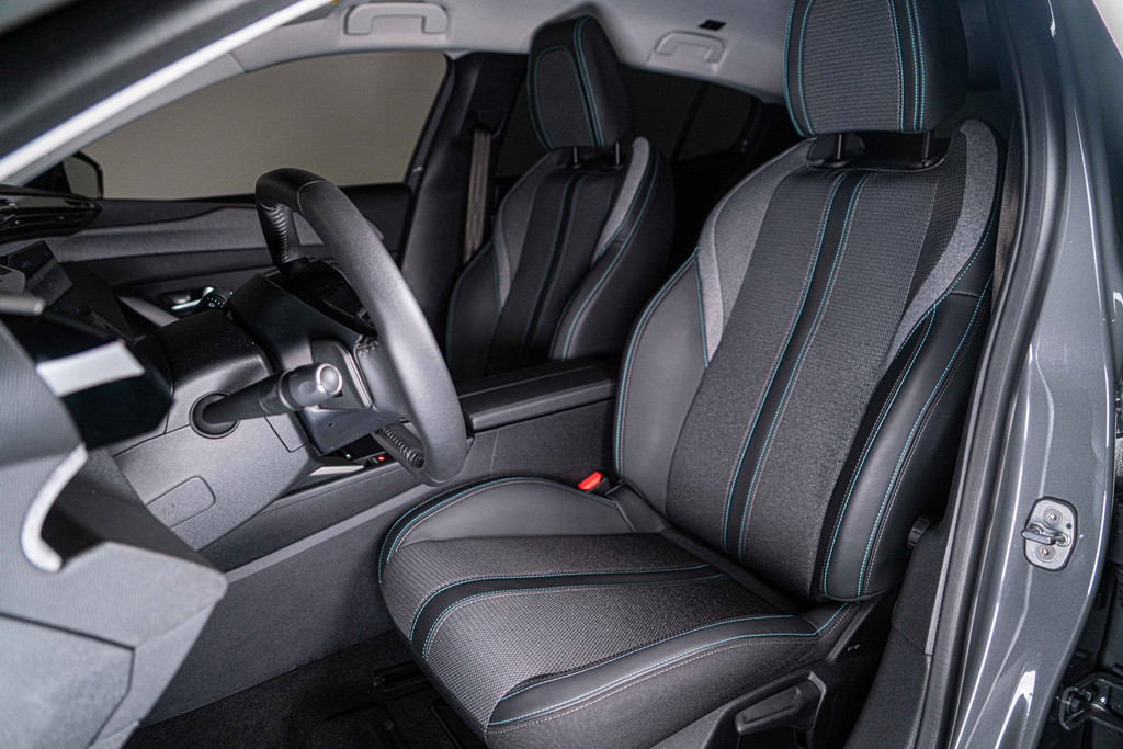 Peugeot 408 1.2 Hybrid 136 e-DCS6 Allure | Adaptive Cruise Control | Achteruitrijcamera + 360 Graden | Keyless Entry/Start 54436651-24.jpg | Autobedrijf van Geel