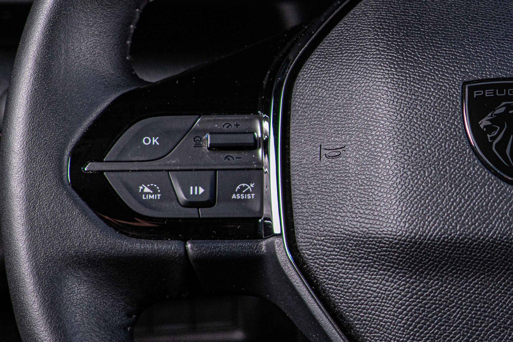 Peugeot 408 1.2 Hybrid 136 e-DCS6 Allure | Adaptive Cruise Control | Achteruitrijcamera + 360 Graden | Keyless Entry/Start 54436651-34.jpg | Autobedrijf van Geel