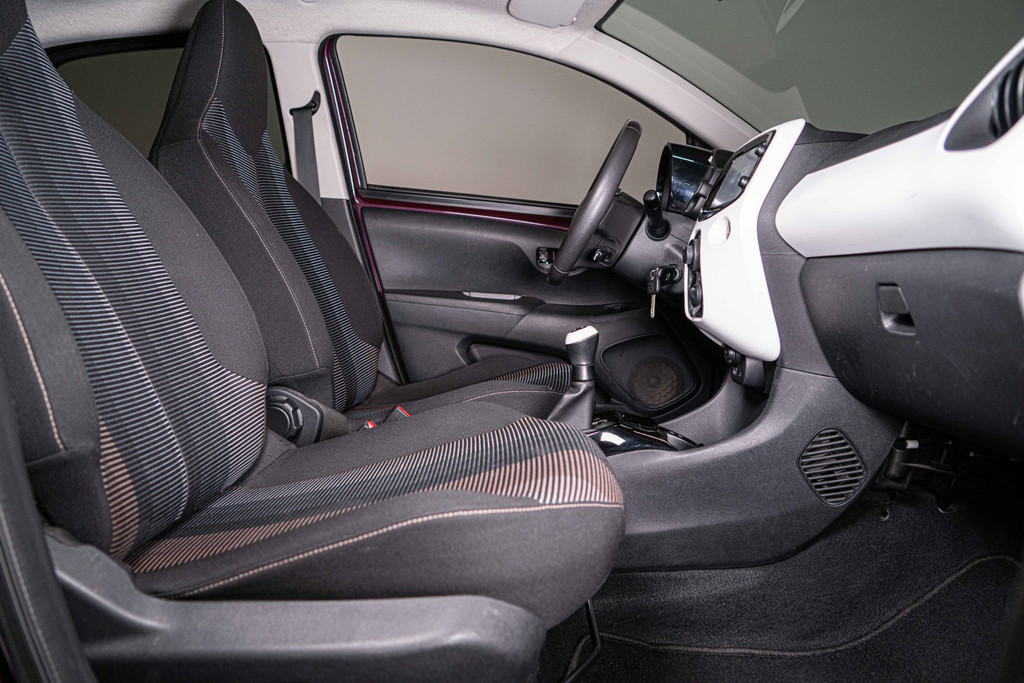 Peugeot 108 1.0 e-VTi Allure TOP! | Cabrio | Airco | Multimedia 54655057-38.jpg | Autobedrijf van Geel