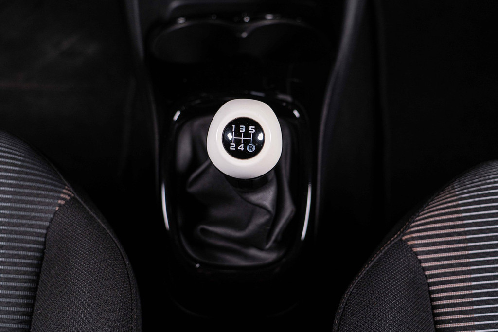 Peugeot 108 1.0 e-VTi Allure TOP! | Cabrio | Airco | Multimedia 54655057-43.jpg | Autobedrijf van Geel