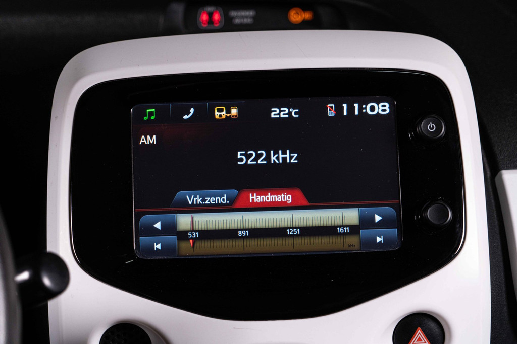 Peugeot 108 1.0 e-VTi Allure TOP! | Cabrio | Airco | Multimedia 54655057-58.jpg | Autobedrijf van Geel
