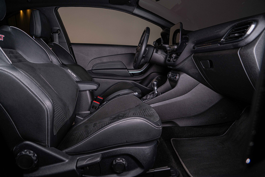 Ford Fiesta 1.5 EcoBoost ST-3 | B&O | Cruise Control | Pano | Winterpack 54972288-30.jpg | Autobedrijf van Geel