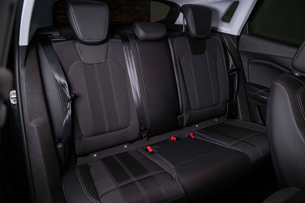 Opel Grandland 1.6 Turbo Plug-In Hybrid Business Elegance 55835144-35.jpg | Autobedrijf van Geel