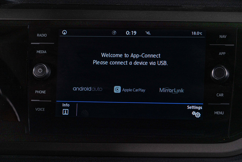 Volkswagen Polo 1.0 TSI Comfortline | Achteruitrij camera | Navi 56096963-19.jpg | Autobedrijf van Geel