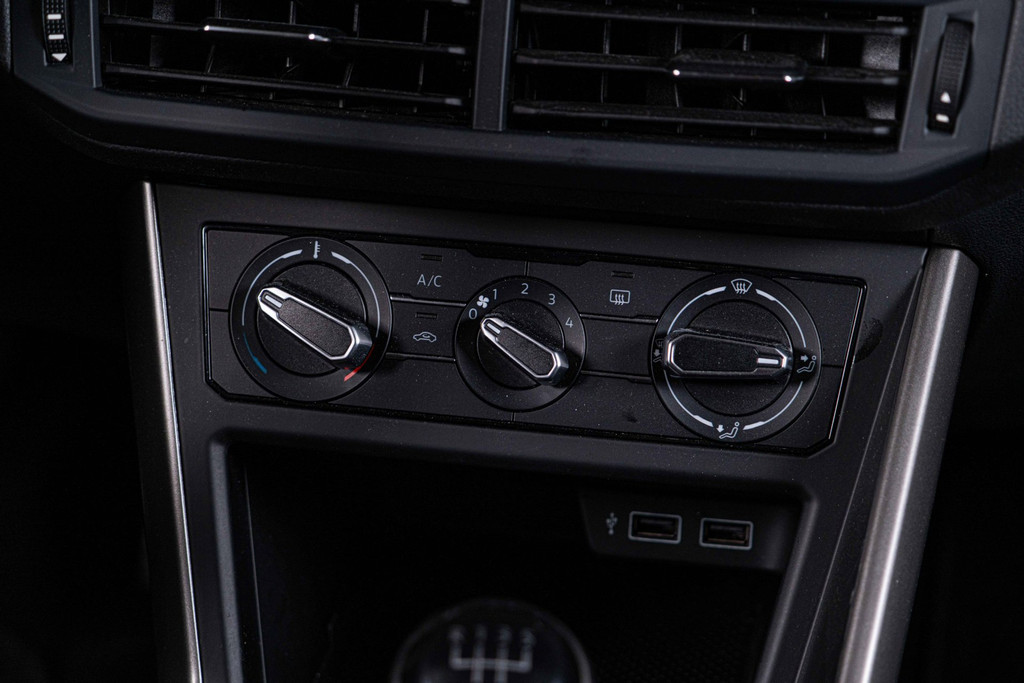 Volkswagen Polo 1.0 TSI Comfortline | Achteruitrij camera | Navi 56096963-22.jpg | Autobedrijf van Geel