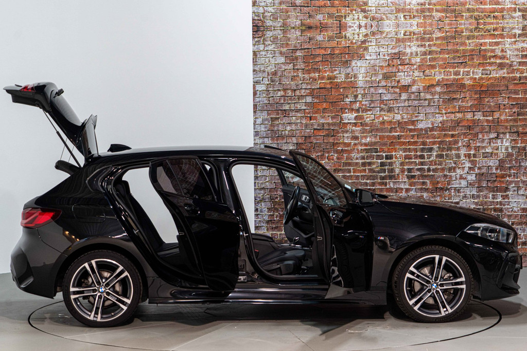 BMW 1-serie 118i High Executive | M Sport | Cruise Control | Achteruitrijcamera | LED 56154316-18.jpg | Autobedrijf van Geel
