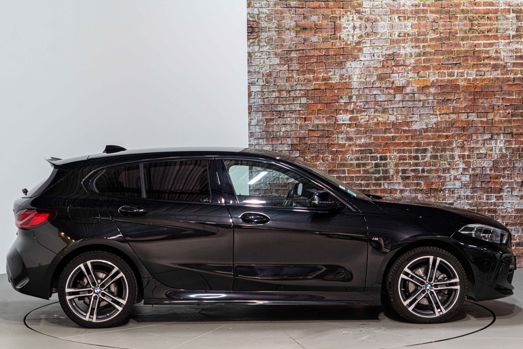 BMW 1-serie 118i High Executive | M Sport | Cruise Control | Achteruitrijcamera | LED 56154316-19.jpg | Autobedrijf van Geel