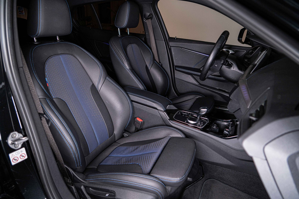BMW 1-serie 118i High Executive | M Sport | Cruise Control | Achteruitrijcamera | LED 56154316-2.jpg | Autobedrijf van Geel