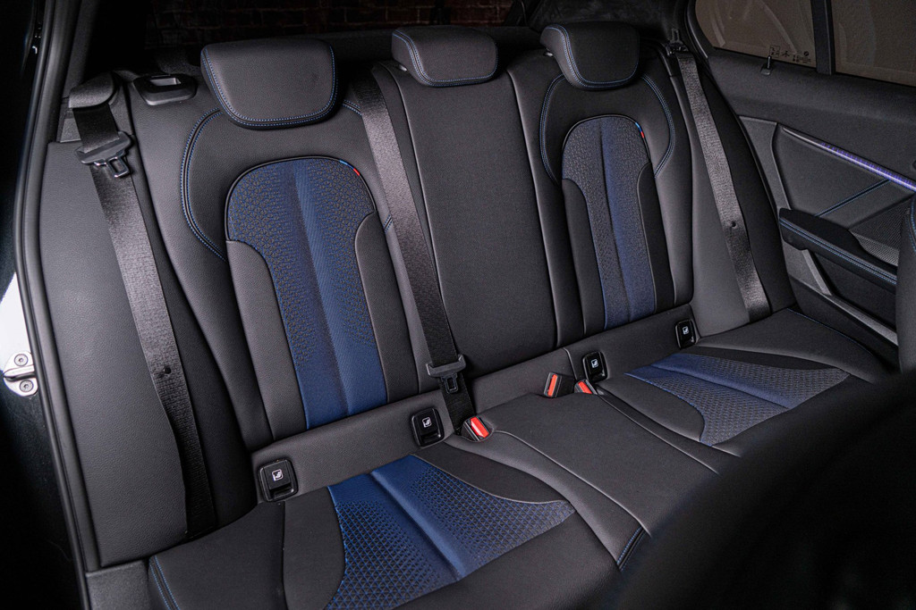 BMW 1-serie 118i High Executive | M Sport | Cruise Control | Achteruitrijcamera | LED 56154316-34.jpg | Autobedrijf van Geel
