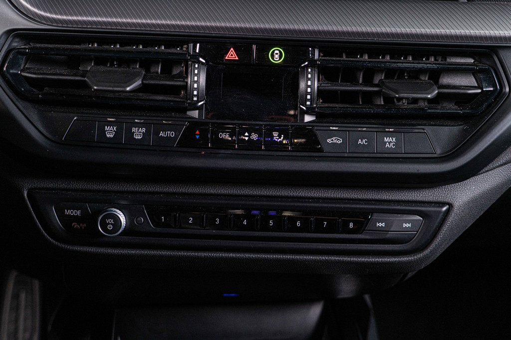 BMW 1-serie 118i High Executive | M Sport | Cruise Control | Achteruitrijcamera | LED 56154316-57.jpg | Autobedrijf van Geel