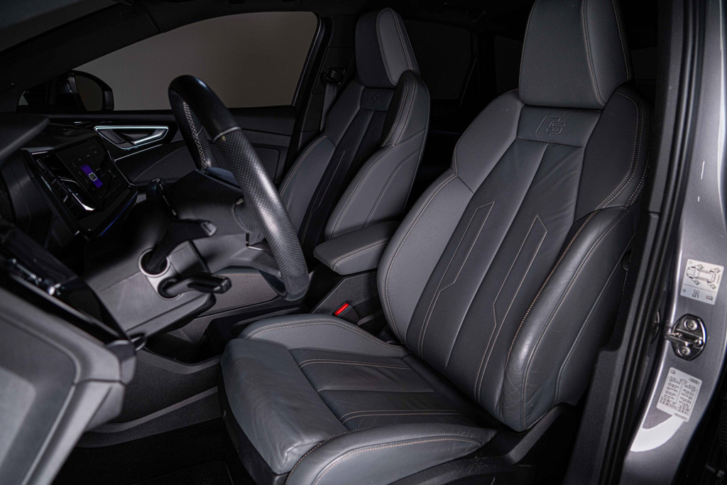 Audi Q4 e-tron 35 Launch edition S Competition 55 kWh | Panoramadak | Adaptive Cruise Control | LM 56191178-3.jpg | Autobedrijf van Geel