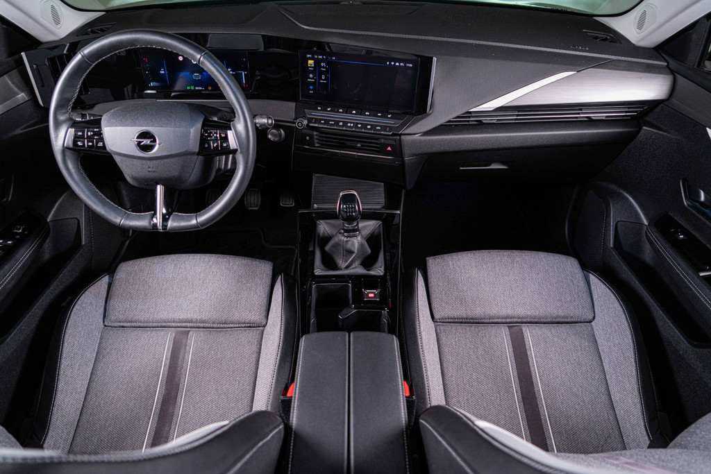 Opel Astra 1.2 GS Line | Adaptive Cruise Control | Achteruitrijcamera | LM 56281577-2.jpg | Autobedrijf van Geel