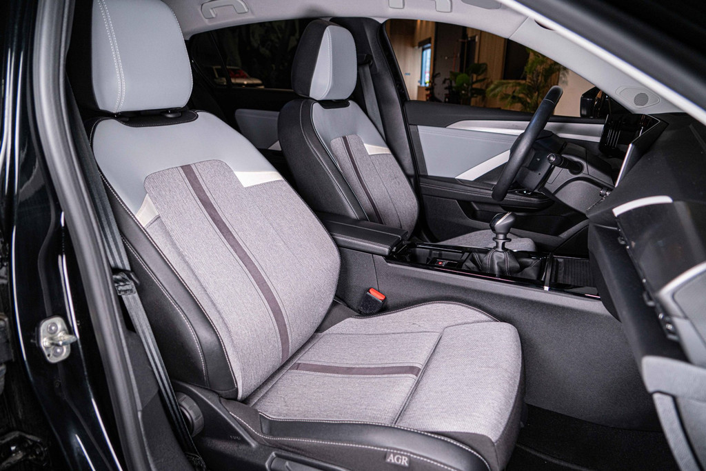 Opel Astra 1.2 GS Line | Adaptive Cruise Control | Achteruitrijcamera | LM 56281577-22.jpg | Autobedrijf van Geel