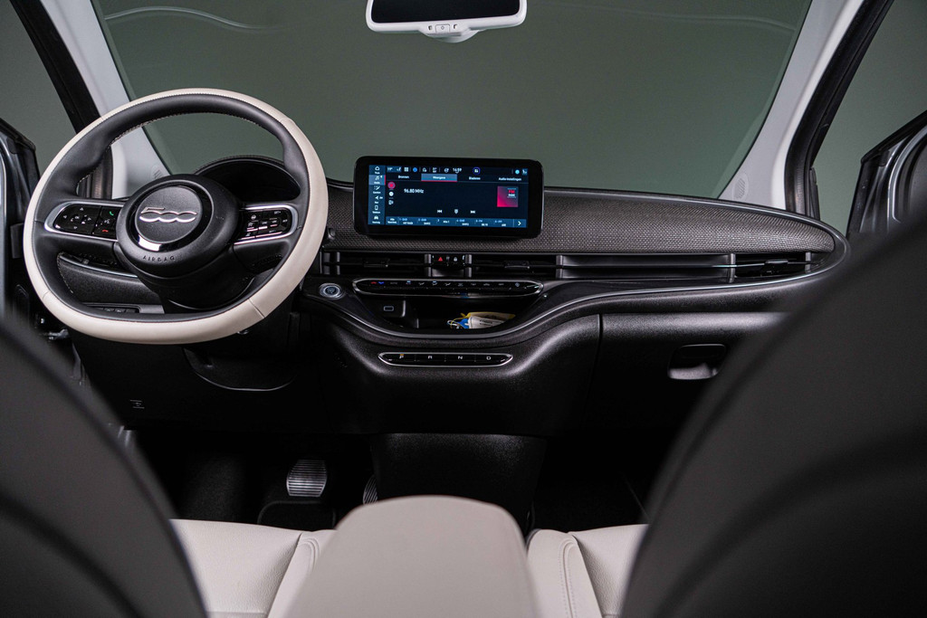 Fiat 500 La Prima 42 kWh I Apple carplay I Achteruitrij camera 56581054-17.jpg | Autobedrijf van Geel
