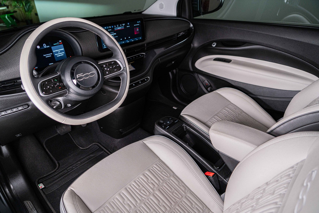 Fiat 500 La Prima 42 kWh I Apple carplay I Achteruitrij camera 56581054-3.jpg | Autobedrijf van Geel
