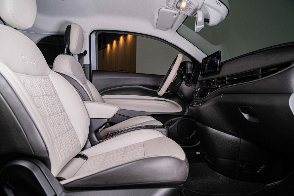 Fiat 500 La Prima 42 kWh I Apple carplay I Achteruitrij camera 56581054-30.jpg | Autobedrijf van Geel
